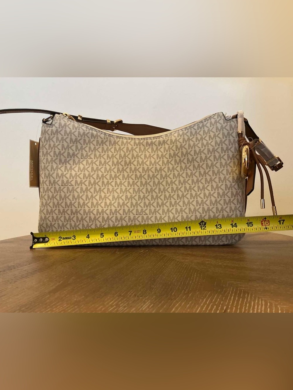 Michael Kors medium Nolita shoulder bag - Picture 6 of 10